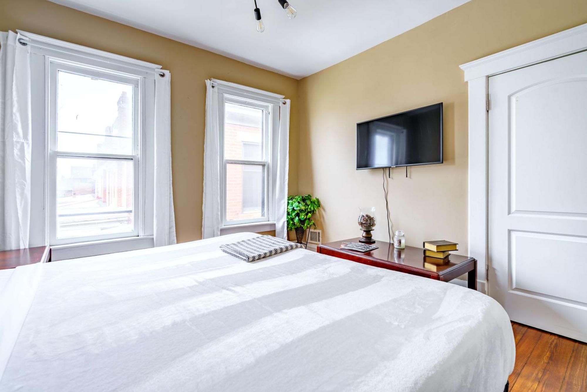 Prime Location Rated Free Parking Clean! Columbus